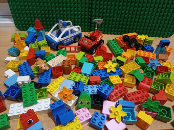 LEGO DUPLO-velké desky a směs kostek - 3
