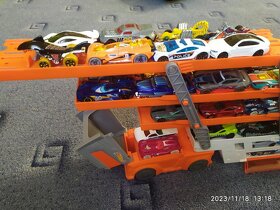 Hotwheels HW MEGA HAULER - 3