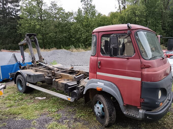 AVIA 80 NOSIČ KONTEJNERŮ - - - 3