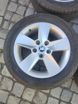 Prodám orig alu 16 škoda Octavia 3 5x112 ET 46 letní pneu - 3