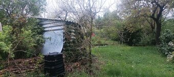 Prodej parcely s celoročně obyvatelnou chatkou. - 3
