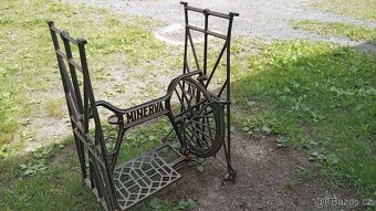 Stolek z šicího stroje, nohy - 3