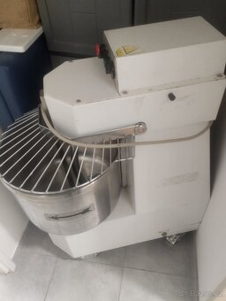 Hnětač těsta 30 l na cca 23 -25 kg testa - 3