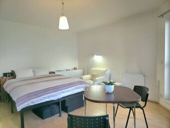 Pronájem byty 1+kk, 44 m² - Praha - 3