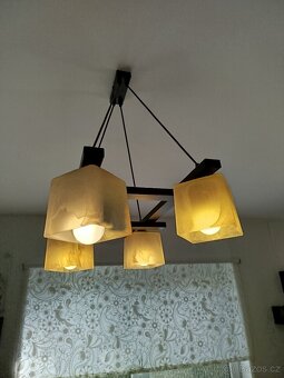 Prodám závěsný lustr (4) +Led žárovky - 3