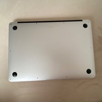MacBook Air 2017 + externí disk 1TB + Guess obal - 3