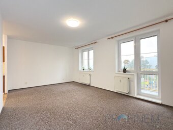 Pronájem bytu 1+kk 40 m² s balkónem - 3