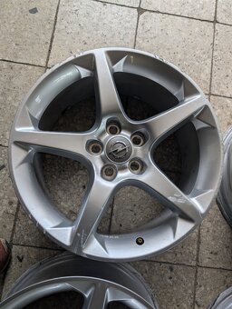 Kola Opel Insignia - 3