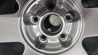 Kola Audi r17 - 3