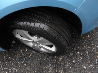 škoda-fabie,roomster atd orig alu kola včet obutí 195/55/15 - 3