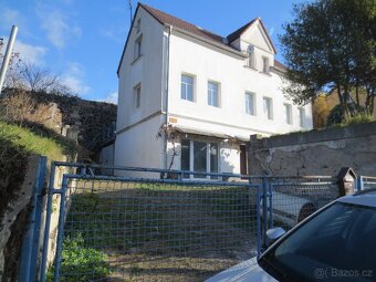 Rodinný dům se 2 byty v Sebuzíně, pozemky 914 m² - 3
