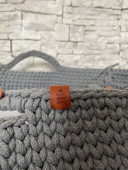 Ručně pletený Mojžíšův koš + dřevěná stolička - 3