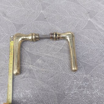 Staré velké mosazné kliky. - 3