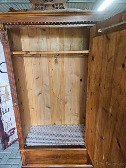 Starožitná skříň se zrcadlem - 3