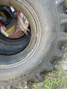 Přodám originální pneumatiky na traktor Belorus 320 MTZ . - 3