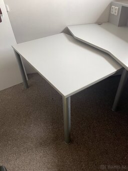 Prodám kancelářské stoly šedé - 3