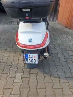 Prodám skútr piaggio X evo 400 - 3