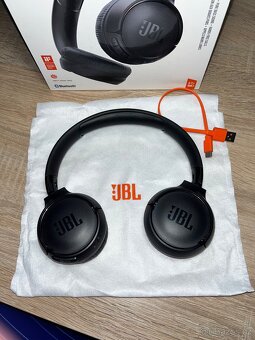 JBL Tune 520BT – bezdrátová sluchátka, jako nová + záruka - 3