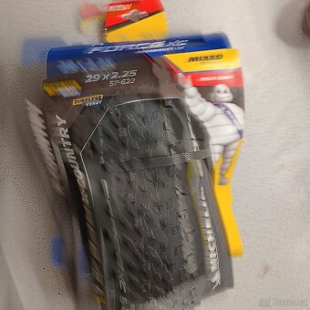 Nový plast Michelin 29x2,25 kevlar - 3