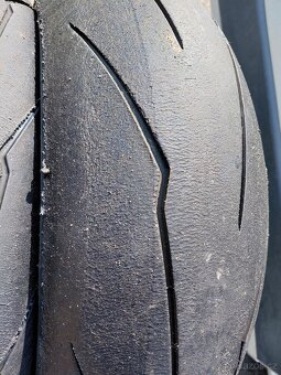 Pneumatiky. Krásná sada Pirelli SC 120 a 180 - 3