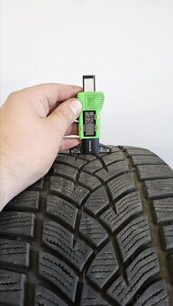 Zimní pneumatiky 235/45/18, Goodyear, DOT2722 - 3