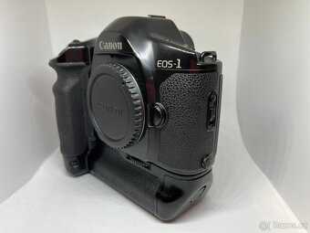 Canon EOS 1 HS - 3