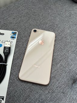 Prodám iPhone 8 64gb (100% kondice baterie) - 3