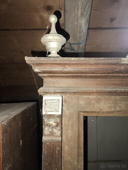 Skříň, vitrína - 3