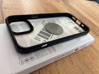 Spigen Ultra Hybrid Matte Black obal na iPhone 13 - 3