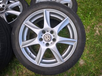 Alu kola VW R17 5x112 ET45, pneu 225/45 R17 Michelin - 3