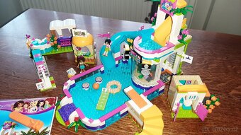 Lego Friends 41313 Letní bazén v městečku Heartlake - 3