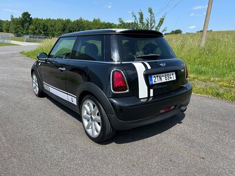 Mini Cooper ONE R56 1.6i - 3