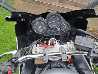 Yamaha fzs 600 - 3