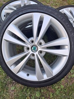 Alu kola 5x112 originál Škoda Octavia II 225/40 R18 - 3