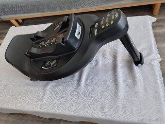 Vajíčko se základnou na Isofix - 3