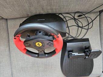 ThrustMaster Ferrari Volant k PC - 3