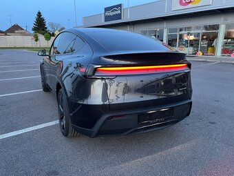 Tesla Model Y Long Range All-Wheel Drive/ DPH - 3