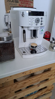 Automatický kávovar Delonghi Magnifica S - 3