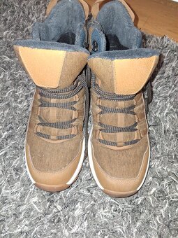 Nepromokavé lehké zimní boty 41 stélka 26.5cm - 3