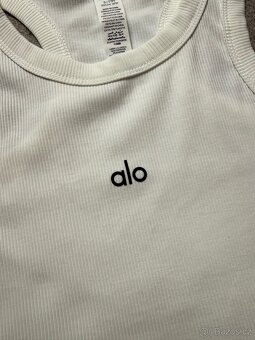 Alo Yoga - 3