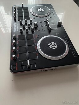 Numark MIXTRACK PRO 2 - 3