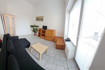 PRONÁJEM BYTU 3+1 v RD v HRADCI KRÁLOVÉ VĚKOŠE - 3