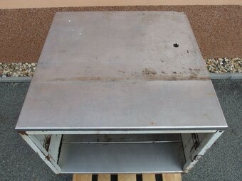 Kovový pracovní stůl - 3