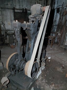 Kovářský buchar Ajax 2 - 3