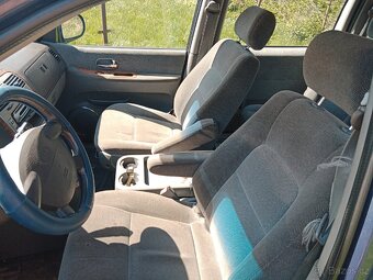 Kia Carnival 2.9 CRDi - 3