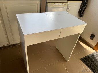 Kosmetický stolek Ikea - 3