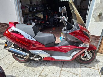 Skútr Jonway GTS 125 - 3