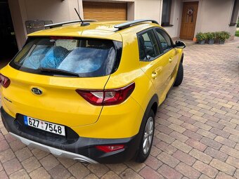 Kia Stonic 1,2i 63kw r.v 2020 naj 49t benzin - 3