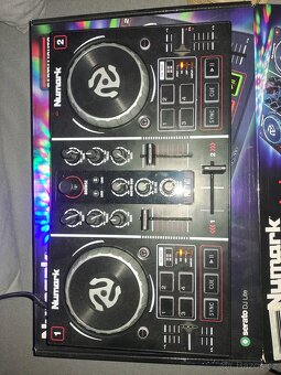 NUMARK Party Mix DJ Controller - 3