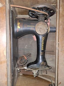 Historický šicí stroj Naumann – cca 1910–1930 - 3